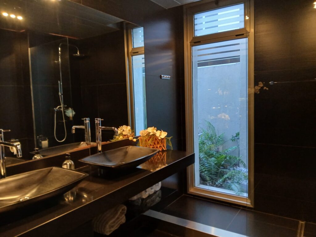 WhatsApp Image 2025-11-24 at 11.03.28