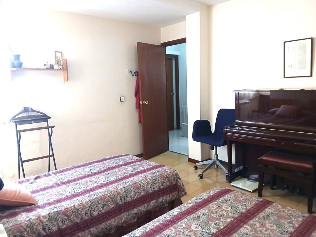 WhatsApp Image 2025-12-04 at 13.06.39 (1)